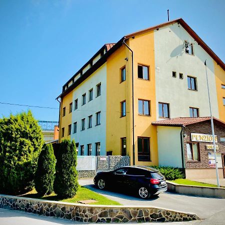 Penzion Domes Čadca Exteriör bild